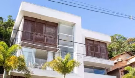 Casa com 4 dormitórios à venda, 360 m² por R$ 2.690. - Quintas do Ingaí - Santan