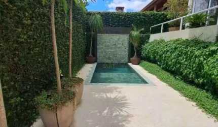 Alphaville 09 - Casa com 393m², 4 Suítes, 2 Vagas, Piscina, Escritório, Lavander