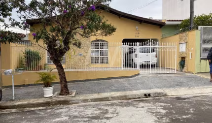 Casa para Venda em Sorocaba, Jardim Astro, 3 dormitórios, 1 suíte, 2 banheiros, 2 vagas