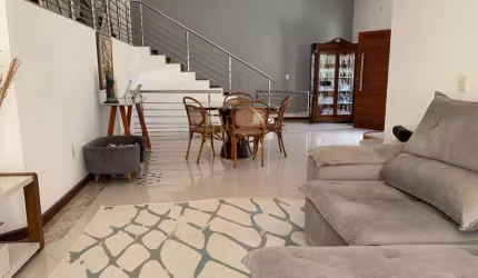 Casa 4 Dormitórios em Village 3, Porto Seguro - R$ 2.100.000