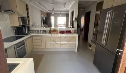 Casa 2 Dormitórios à Venda em Cambolo, Porto Seguro - R$500k