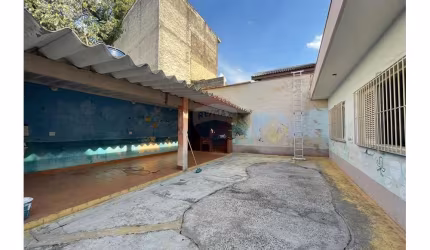 Excelente Oportunidade de Locação na Matriz: Espaço Versátil para Comércio, Escola ou Clínica