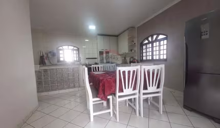 Casa em Mauá: 3 Quartos, Ótima Localização!