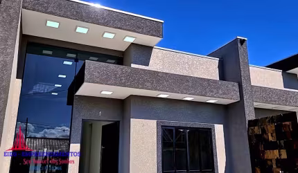 Belíssima casa com Piscina a menos de 300 metros do Mar