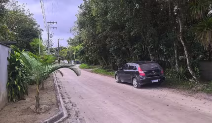 Terrenos  próximos a Praia de Leste, murados, aterrados  200 mts da rodovia