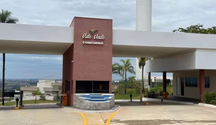 Sobrado à venda no bairro Residencial Vale Verde em Senador Canedo/GO