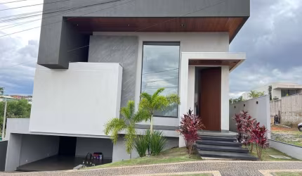 Casa à venda no bairro Condomínio Residencial Grand Trianon em Anápolis/GO