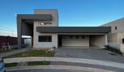 Casa à venda no bairro Jardins Nápoles em Senador Canedo/GO