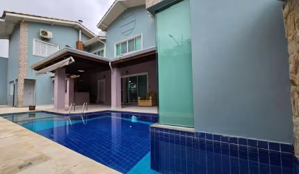 excelente casa de condomínio fechado, para seu conforto e muito lazer.