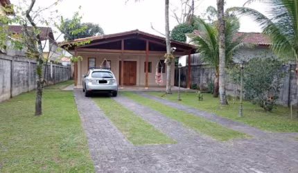 casa térrea no centro de Bertioga.