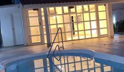 CASA DE ALTO PADRÃO EM RIVIERA DE SÃO LOURENÇO.
