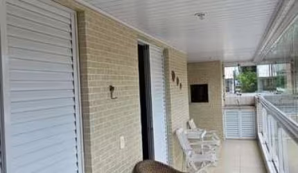 APARTAMENTO NO CENTRO DE BERTIOGA.