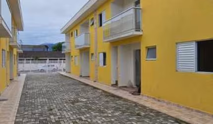 APARTAMENTO TÉRREO NO BAIRRO RION DA PRAIA.