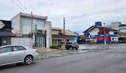 PREDIO COMERCIAL E RESIDENCIAL NO CENTRO DEBERTIOGA.