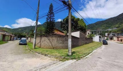 Casa com 3 dormitórios à venda, 226 m² por R$ 1.300.000,00 - São Francisco - São Sebastião/SP
