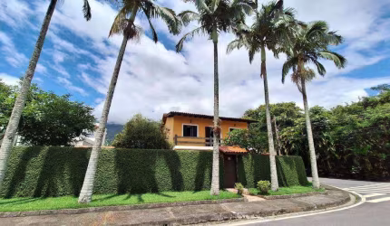 Casa com 3 dormitórios e edicula com 02 dormitórios à venda,  - Reserva Du Moulin - São Sebastião/SP