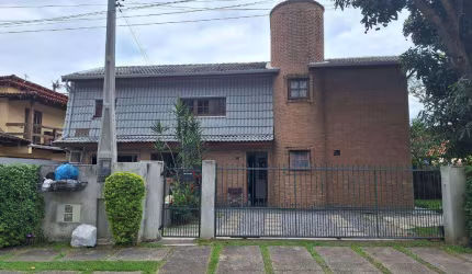 Casa com 5 dormitórios à venda, 216 m² por R$ 1.650.000 - São Francisco - São Sebastião/SP