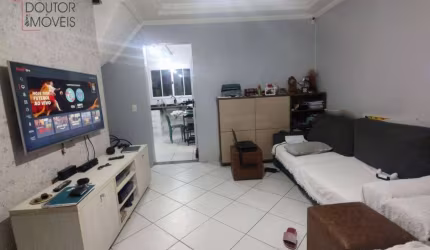 Sobrado a venda com duas suítes e duas vagas de garagem