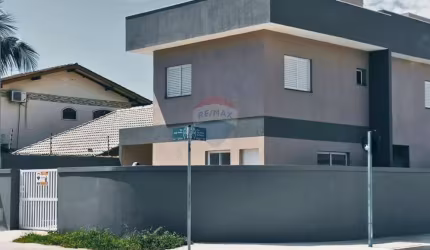 Oportunidade Única Sobrado A VENDA no Centro de Bertioga com 2 dormitórios