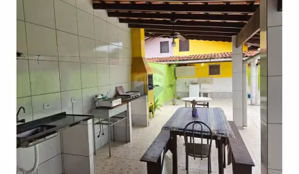 Casa a Venda, Maitinga, Bertioga - SP /  2 Dormitórios, 1 Suíte, sala, cozinha, 2 vagas de garagem com Edícula.