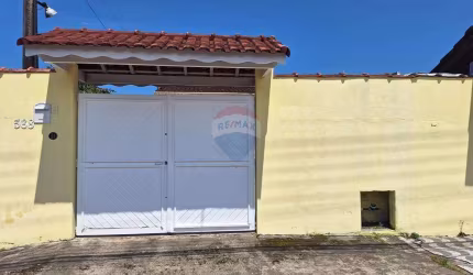 Casa  a venda no centro de Bertioga-SP com 2 dormitórios e uma edícula .