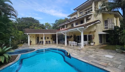 Casa a venda no Condomínio Hanga Roa - Bertioga-SP com 7 suítes