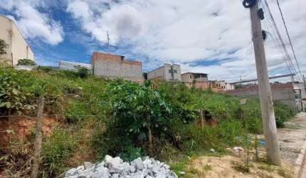 Terreno à venda na Rua Amor Perfeito, 33, Monte Verde, Betim por R$ 195.000