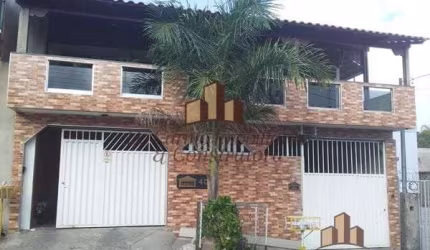 Casa com 4 quartos à venda na Rua Madeira, 1, São Caetano, Contagem por R$ 430.000