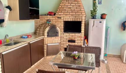 Linda casa no Condomínio Giorno Di Sole 2 com 4 dormitórios sendo 1 suíte