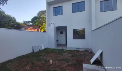 Casa 3 dormitórios para Venda em Maringá, Jardim Montreal, 3 dormitórios, 1 suíte, 2 banheiros, 2 vagas