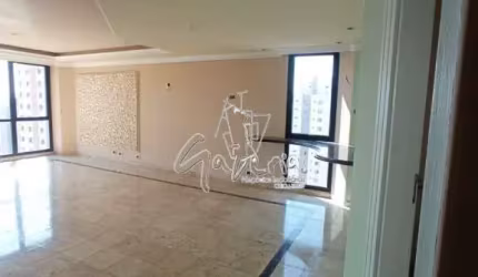 Apartamento com 3 suítes em São Caetano