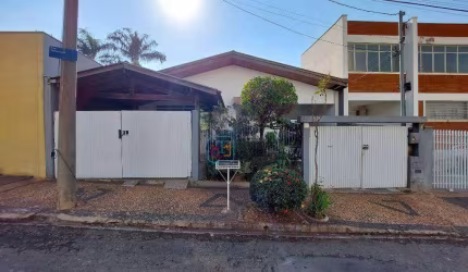 Casa Residencial com 3 dormitórios à venda, 180 m² por R$ 860.000 - Vila Galo - Americana/SP