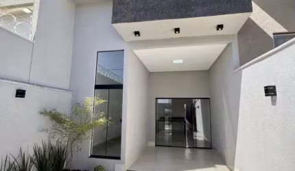 Linda casa 3 quartos com suite, pisicna e churrasqueira, alto padrão no res. Santa Fé MCMV