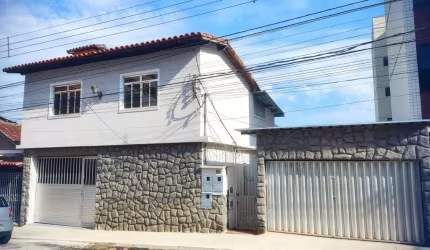 Casa para Venda em Juiz de Fora, Jardim Glória, 3 dormitórios, 1 suíte, 2 banheiros, 2 vagas