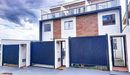 Casa para Venda em Juiz de Fora, Aeroporto, 3 dormitórios, 1 suíte, 2 banheiros, 1 vaga