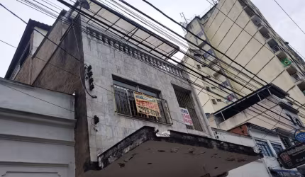 Casa para Venda em Juiz de Fora, Centro, 3 dormitórios, 2 banheiros