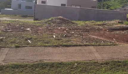 OPORTUNIDADE! Maravilhoso Lote com Excelente Topografia e projeto arquitetônico aprovado no Condomínio Estrela Alta!