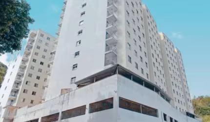 Excelente Apartamento de 2 quartos com móveis planejados, garagem e elevador no Eldorado!