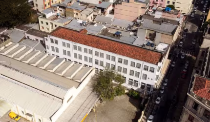 OPORTUNIDADE! Prédio para locação com quase 2 mil metros no Centro de Juiz de Fora.