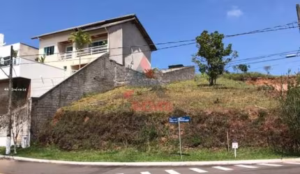 Amplo lote no condomínio Nova Gramado Village, com vista maravilhosa!