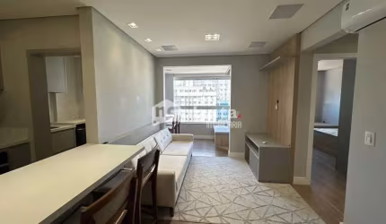 Apartamento à venda no Bairro Nossa Senhora do Rosário em São José-SC, com 2 quartos, 1 suíte, 1 vaga