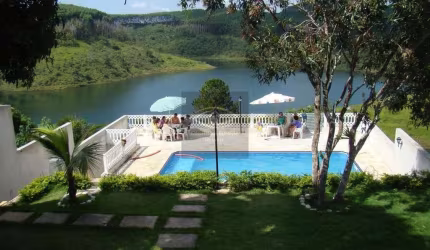 Linda chácara a venda em Santa Branca - SP
