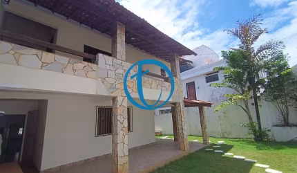 VENDA DE CASA AMPLA BAIRRO DE PITUAÇU