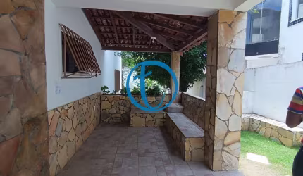 VENDA DE CASA AMPLA BAIRRO DE PITUAÇU