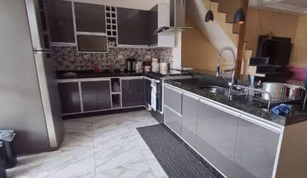 Sobrado com 3 dormitórios à venda, 190 m² por R$ 700.000,00 - Set Ville - São José dos Campos/SP