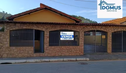 Casa com 3 dormitórios à venda, 300 m² por R$ 690.000,00 - Centro - Jambeiro/SP