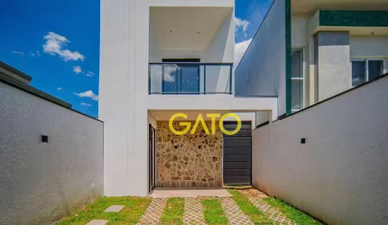 Casa em condomínio para venda e locação em Santana de Parnaíba/SP.