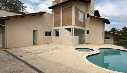 Casa à venda no Condomínio Vale da Santa Fé em Vinhedo - SP.