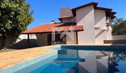 Casa à venda no Condomínio Estância Marambaia em Vinhedo - SP.