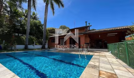 Casa à venda no Condomínio Estância Marambaia em Vinhedo - SP